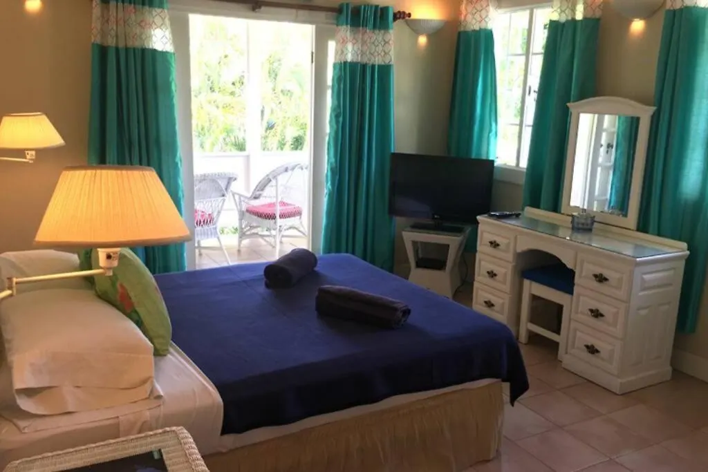 Hawksbill Villa Black Rock Holiday home